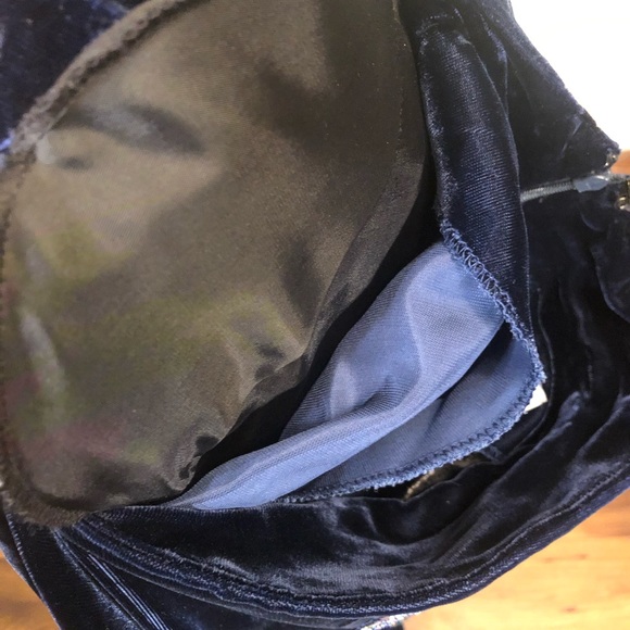 70s-80s Vintage Donna Morgan Blue Velvet V-neck Sequin Shoulder Dress - Picture 9 of 15